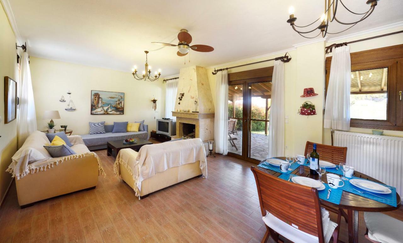 Sani Beach Villa Luaran gambar
